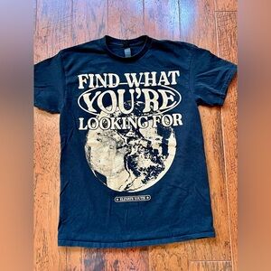 Find What You Are Looking For Black Graphic Elevate T-shirt